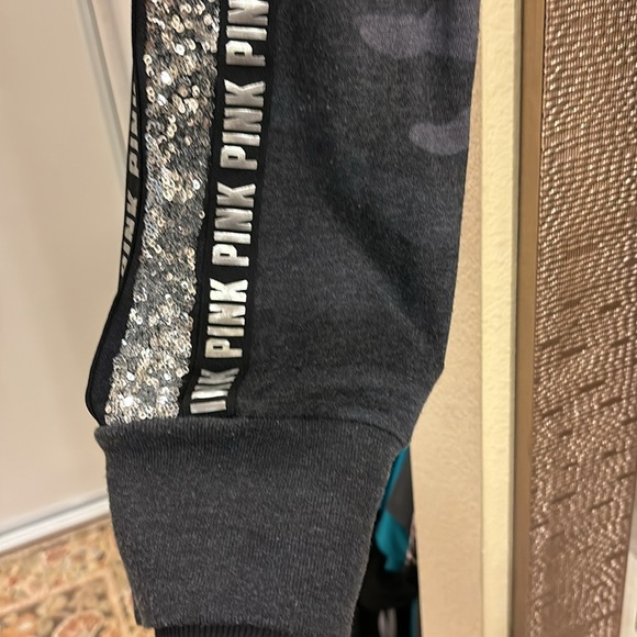 PINK by Victoria Secret 🤫 camo with sequins joggers - Picture 2 of 4
